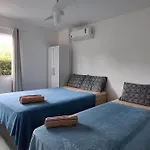 Golden Arraial RJ enter o Mar e a Lagoa Piscina e Wi-Fi
